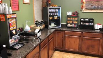 Desayuno completo gratuito y diario