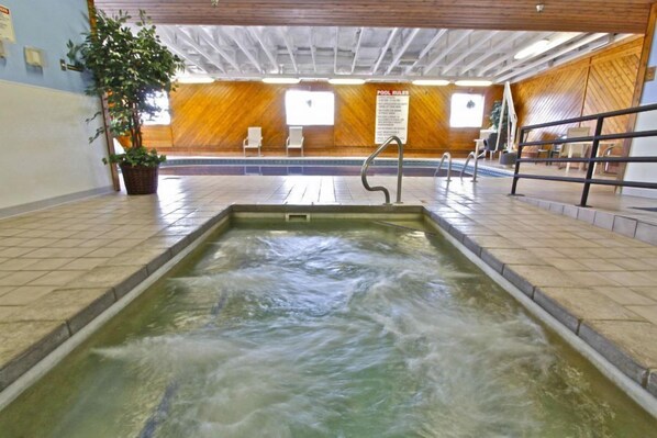 Indoor spa tub