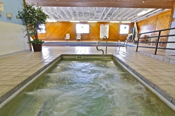 室內 SPA 浴池