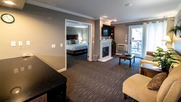 Caja fuerte, escritorio, tabla de planchar con plancha y wifi gratis