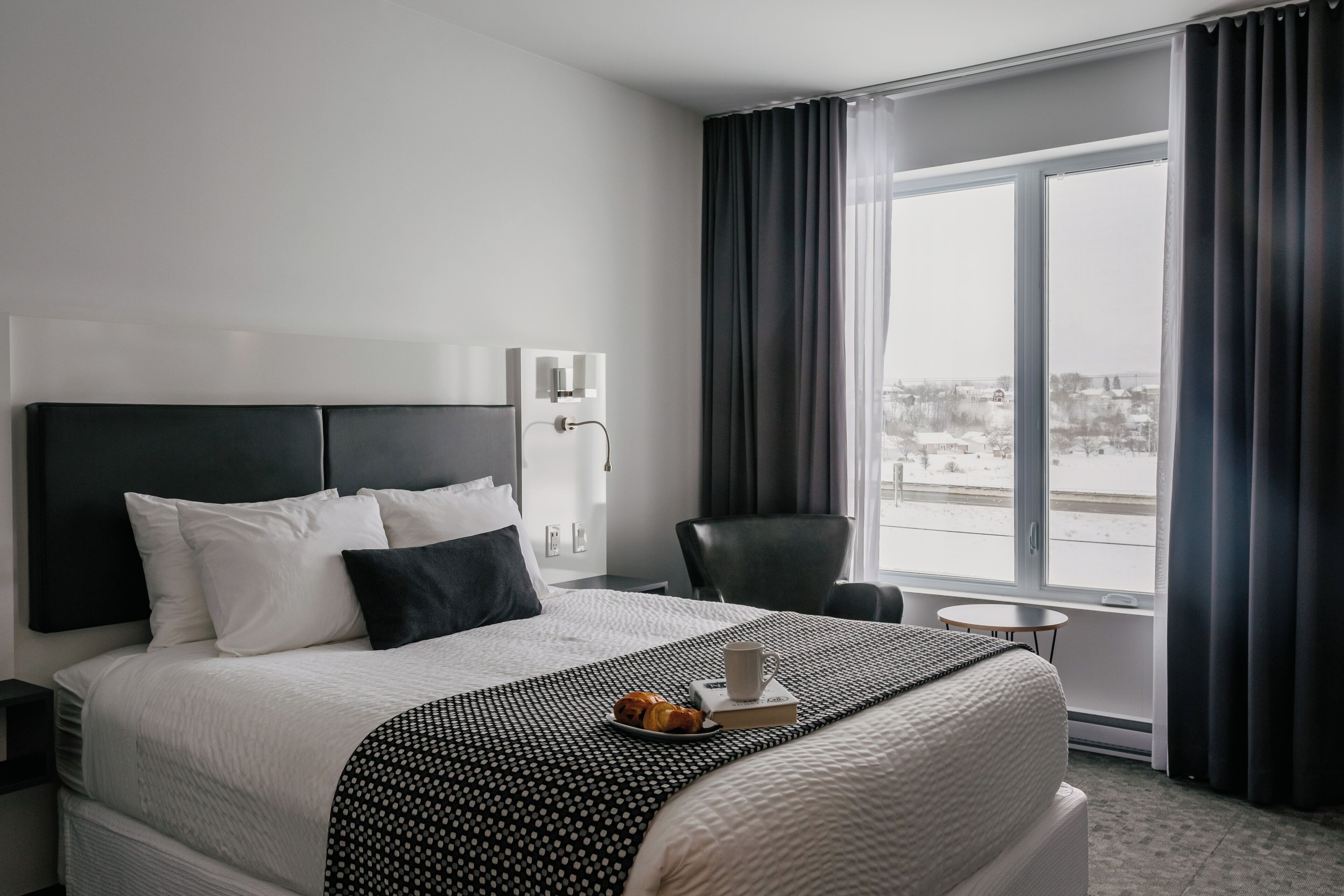 Signature Room, 1 Queen Bed, City View
