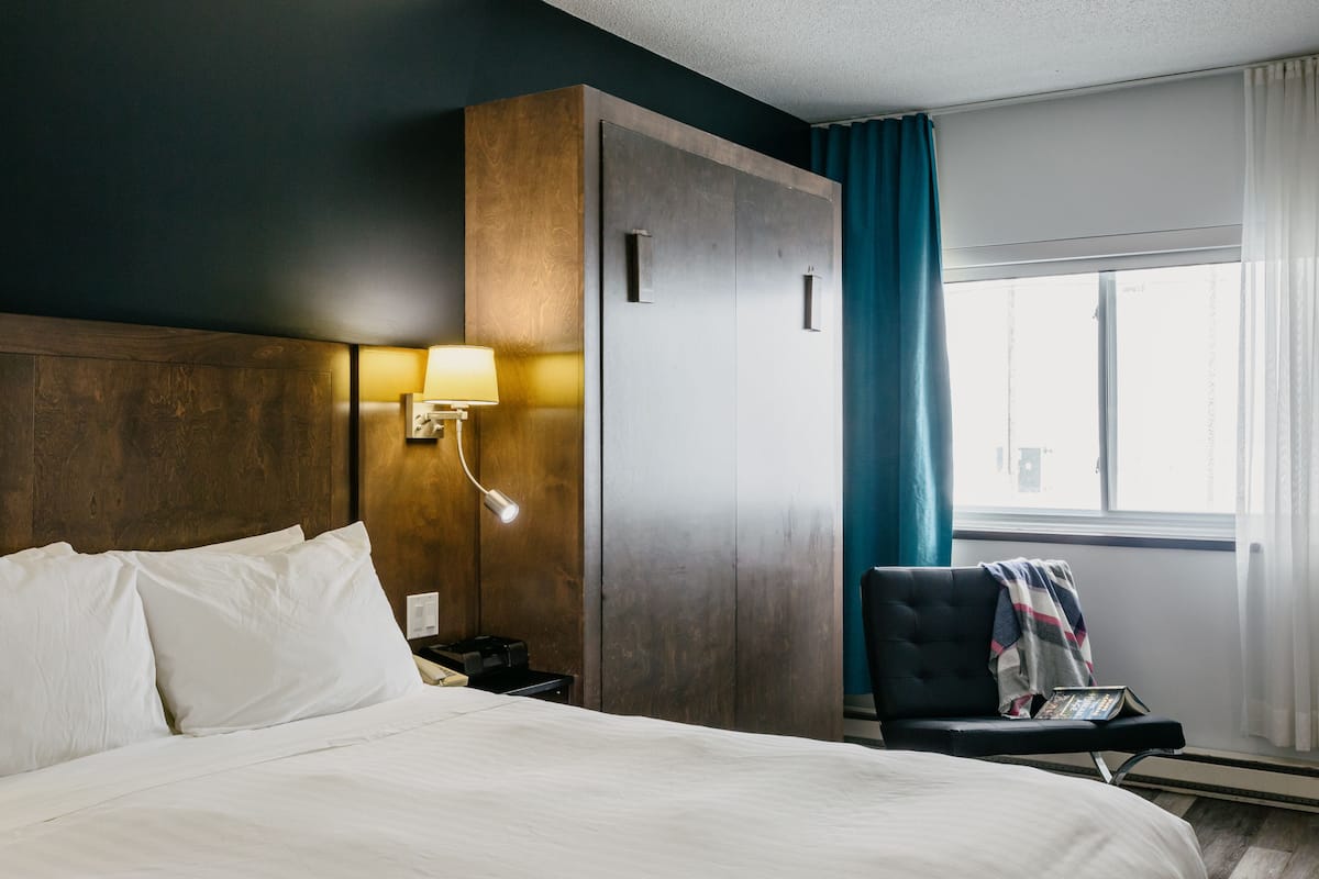 Premium bedding, desk, soundproofing, iron/ironing board