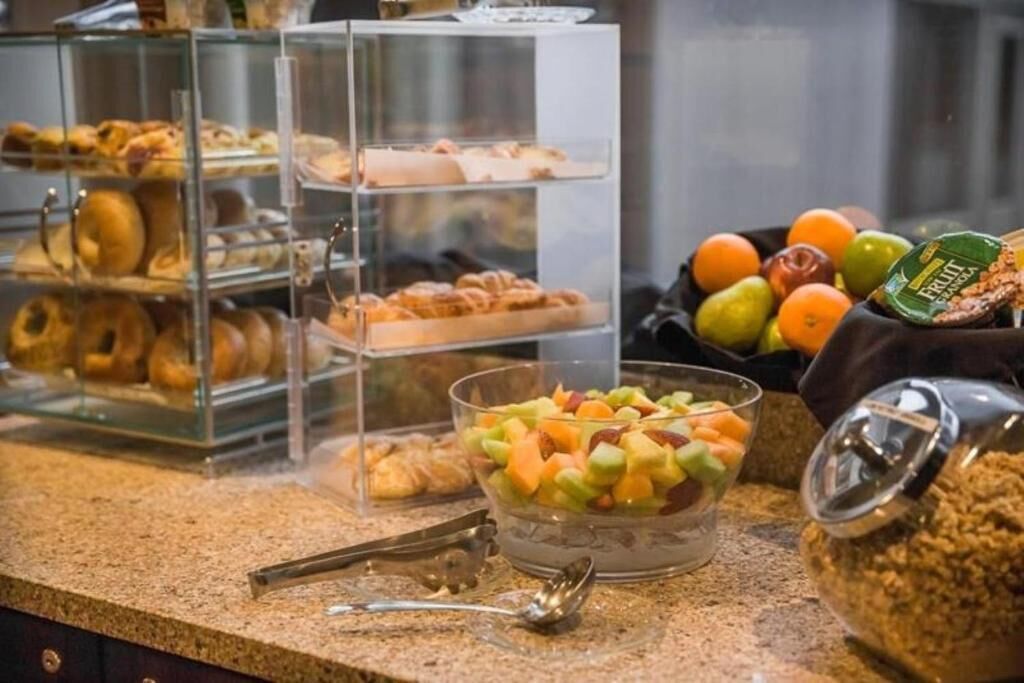 daily full breakfast for a fee