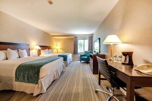 2 Double Beds | Premium bedding, pillowtop beds, in-room safe, blackout drapes - Heritage Hotel, Golf & Conference Center (Southbury)