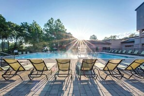 Indoor pool, seasonal outdoor pool, pool umbrellas, sun loungers - Heritage Hotel, Golf & Conference Center (Southbury)