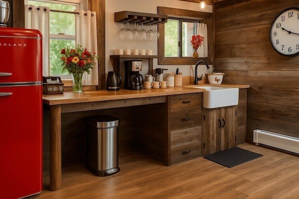 Suite Exclusive | Cuisine privée | Réfrigérateur, micro-ondes dans l'espace commun, cafetière/bouilloire