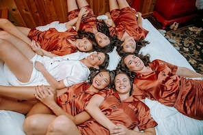 Couples treatment rooms, sauna, steam room, body treatments