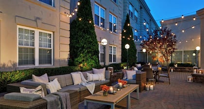 The Del Monte Lodge Renaissance Rochester Hotel & Spa