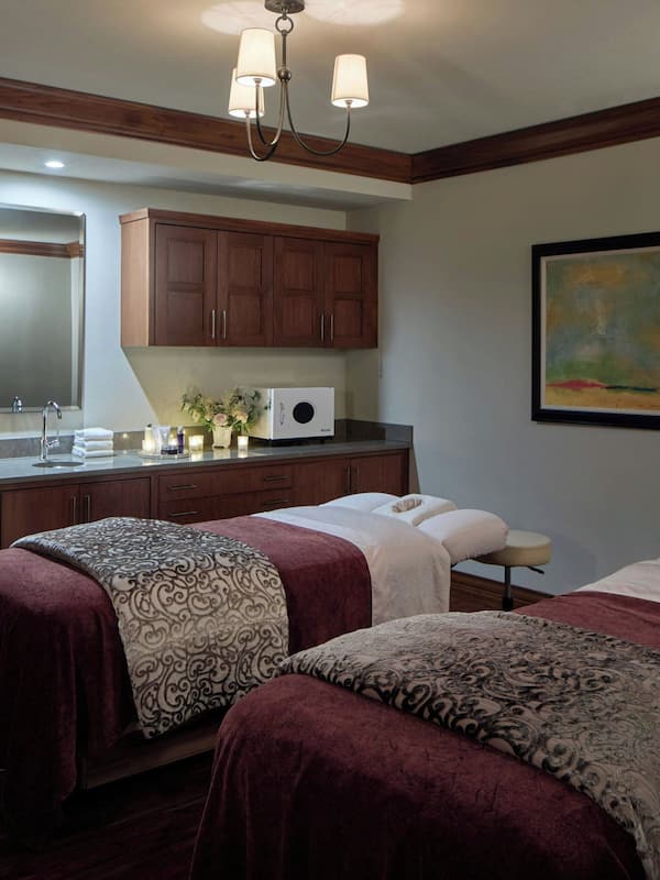Phòng trị liệu đôi, trị liệu toàn thân, thủy liệu pháp, massage đá nóng