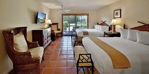 Hochwertige Bettwaren, Zimmersafe, Bügeleisen/Bügelbrett