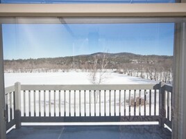 Deluxe Apartment, Ensuite ((Premium 2Bdrm)) | 2 bedrooms, iron/ironing board, free WiFi, bed sheets