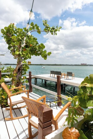 Chaumière, vue sur la baie | Terrasse/patio
