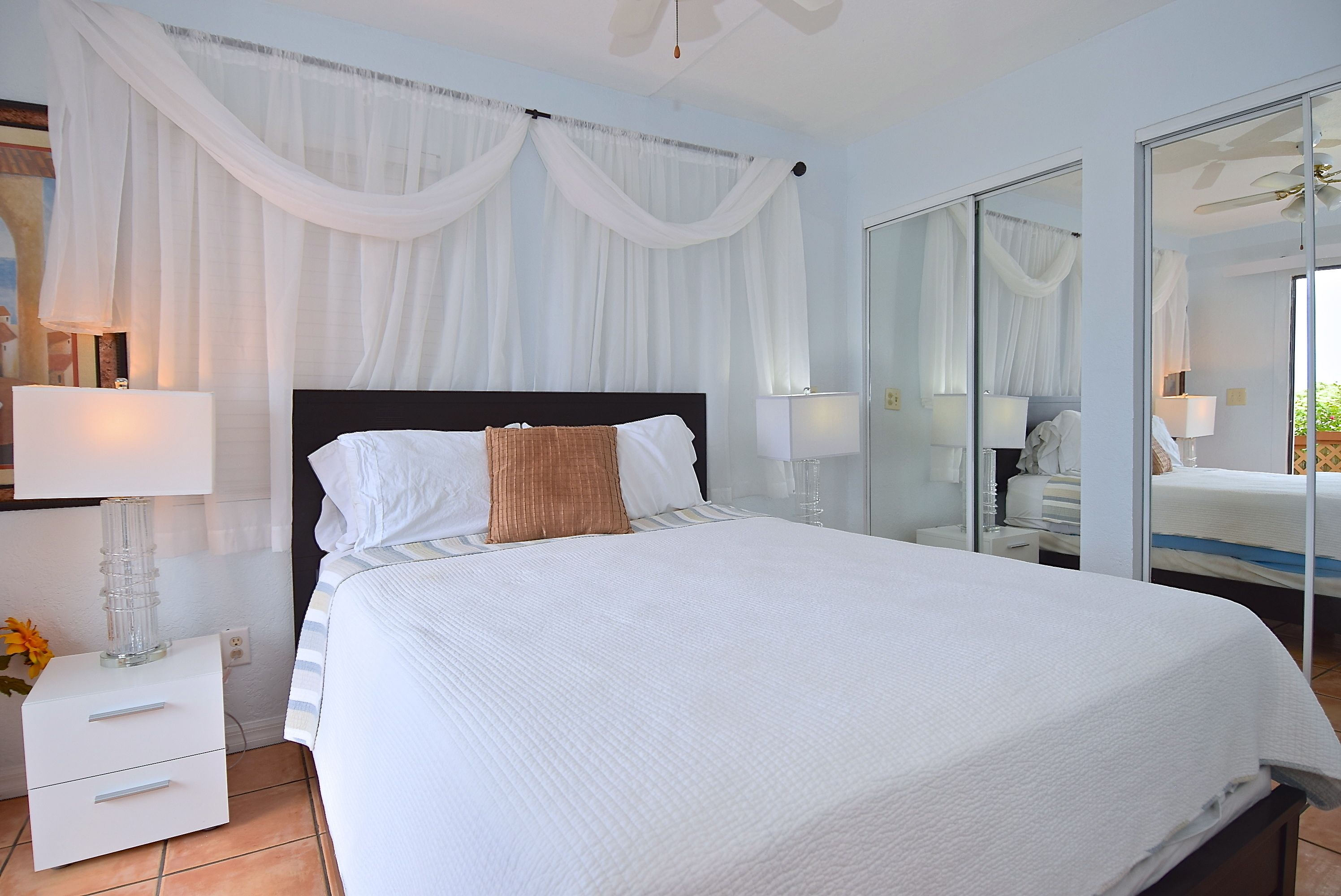 cottage, hot tub, bay view (montego bay room) | 2 bedrooms, individually decorated, individually furnished