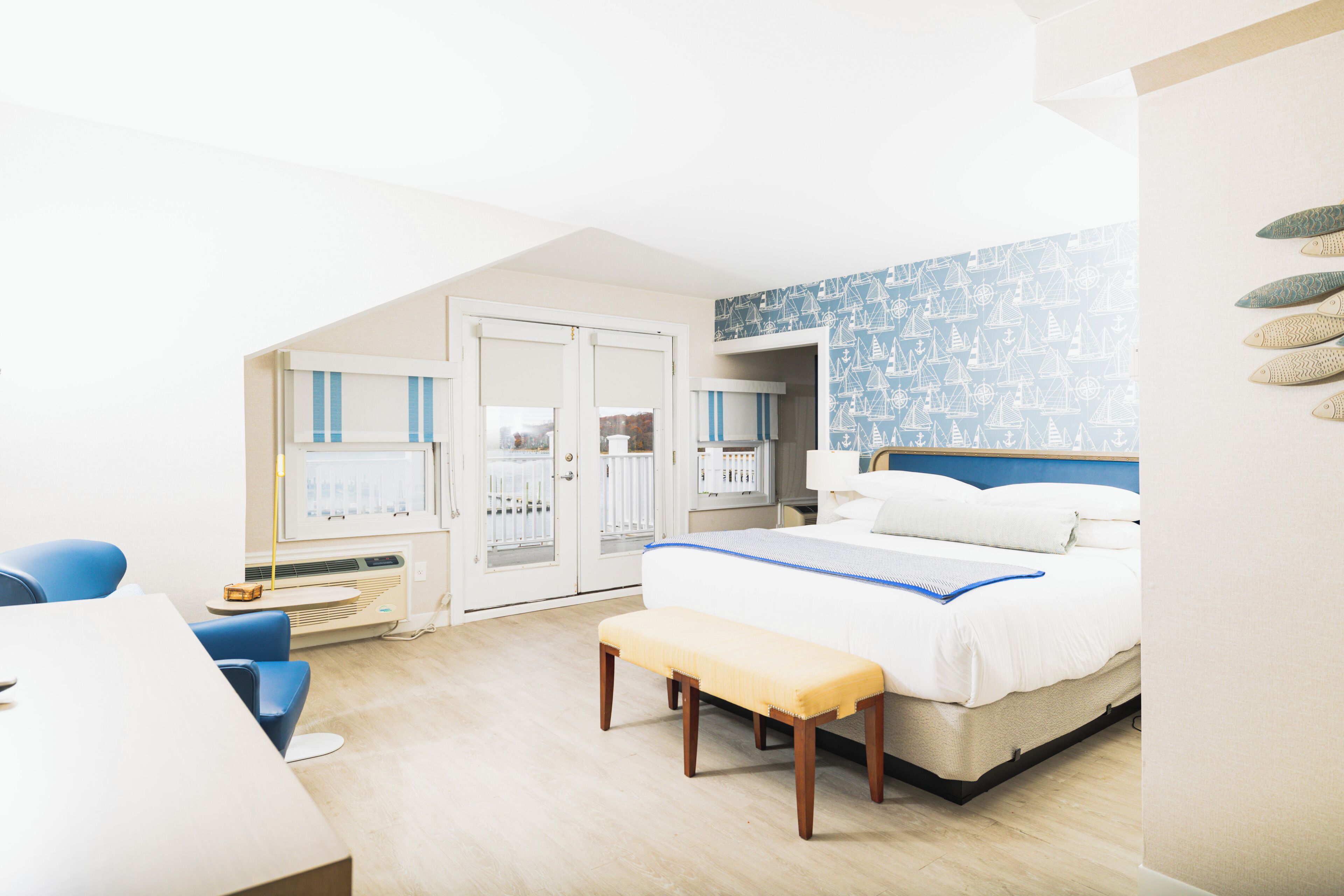 Deluxe Studio Suite, 1 King Bed with Sofa bed, Harbour View | Premium bedding, blackout curtains, iron/ironing board, free WiFi