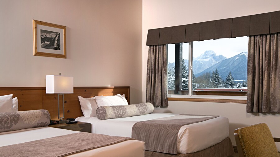 Rocky Mountain Ski Lodge