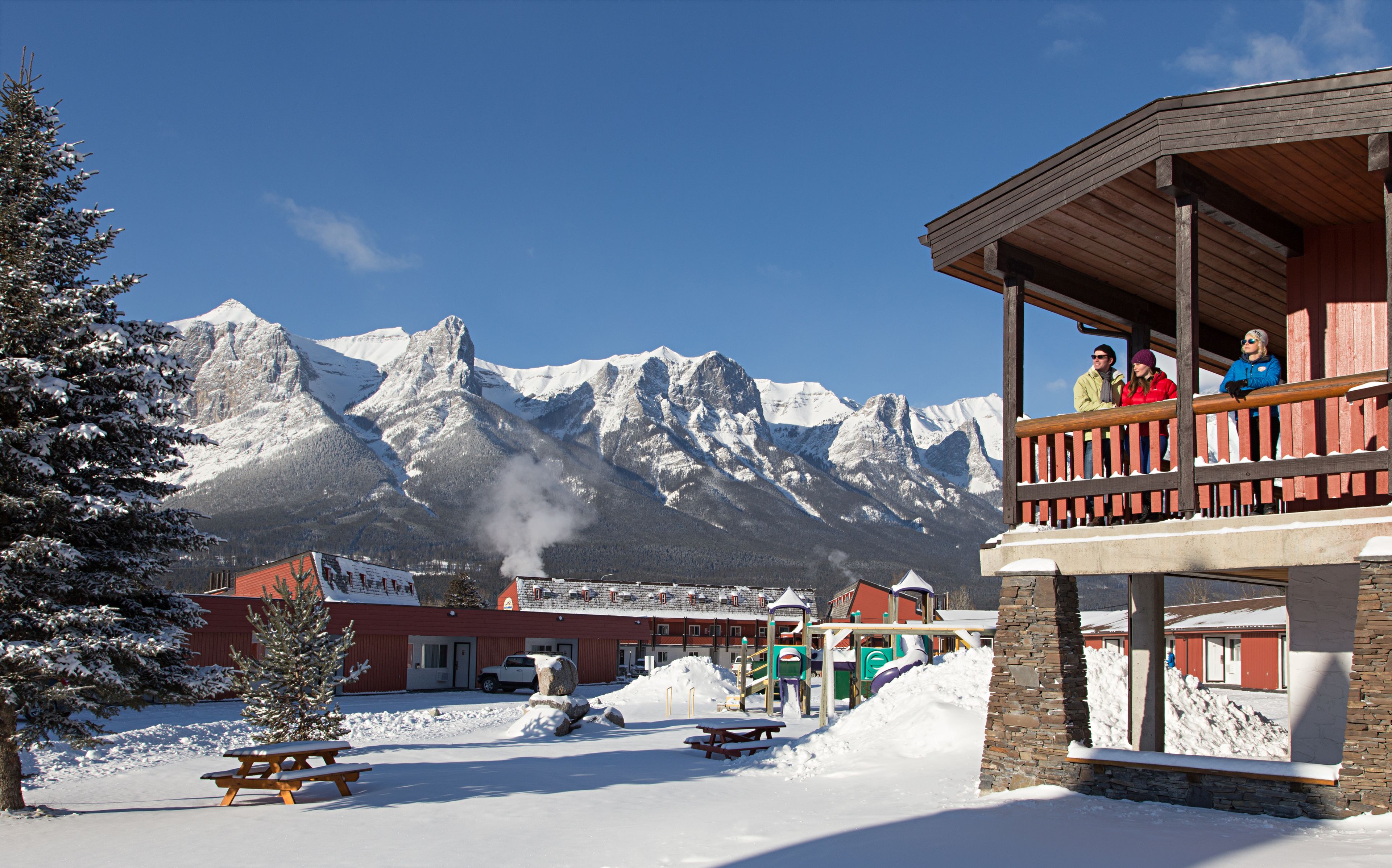 Rocky Mountain Ski Lodge, Canmore: Hotel Reviews, Rooms & Prices |  Hotels.com