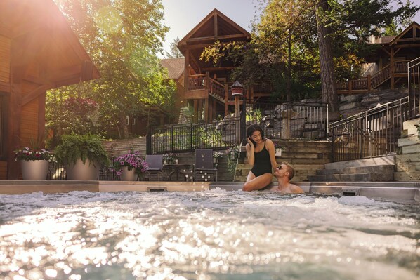 Outdoor spa tub