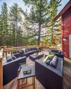 Luxury Villa | Terrace/patio