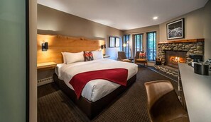 Standard Room, 1 King Bed - Buffalo Mountain Lodge (Banff)