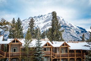 Exterior - Buffalo Mountain Lodge (Banff)