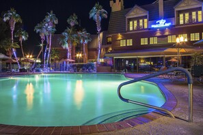 3 outdoor pools, open 7:00 AM to 11:00 PM, pool umbrellas, pool loungers - London Bridge Resort (Lake Havasu City)