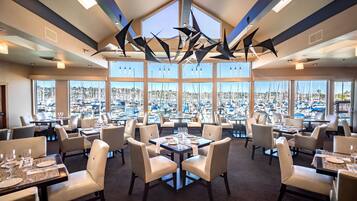 Breakfast, lunch, dinner served; Californian cuisine