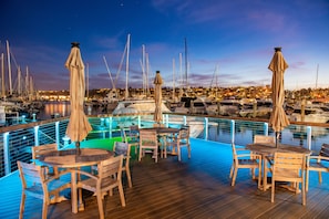 Sun deck