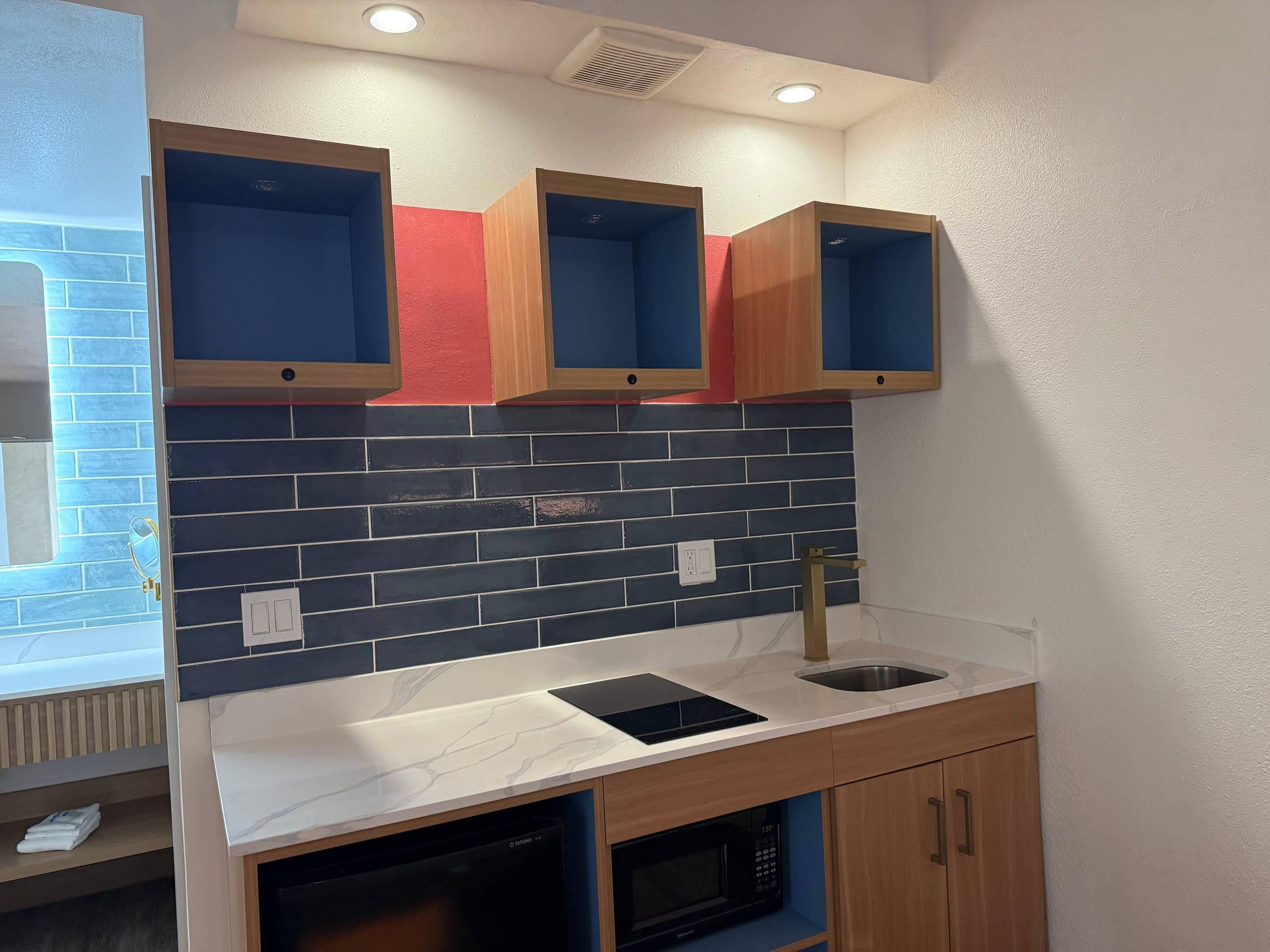 Suite, 2 camas Queen size, para no fumadores | Escritorio, espacio para trabajar con laptop y cortinas blackout 