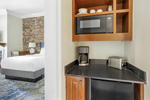 Premium bedding, pillow-top beds, iron/ironing board