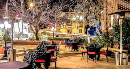 Hassayampa Inn