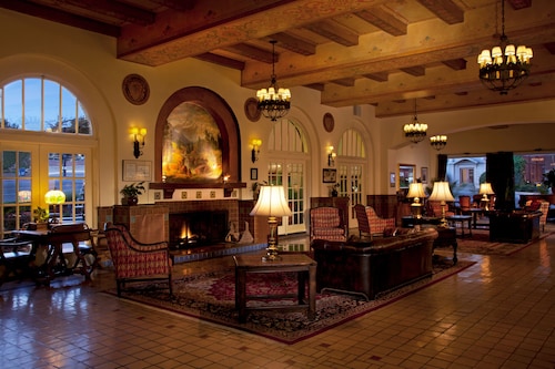 Hassayampa Inn