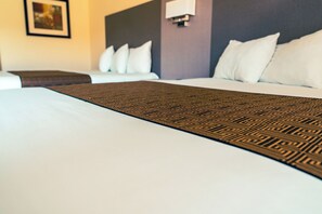 Allergikerbettwaren, Schreibtisch, Verdunkelungsvorhänge
