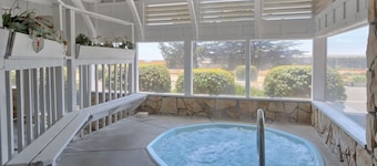 Silver Surf Motel