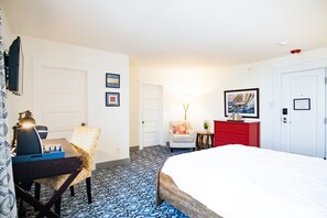 Classic Room - 1 Queen Bed | 1 bedroom, premium bedding, pillowtop beds, individually decorated