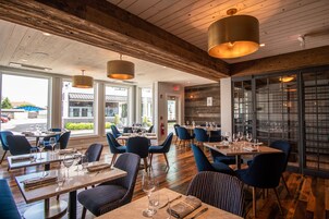 Café da manhã e jantar, culinária "do campo para a mesa"