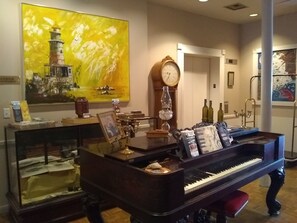 Lobby - The Charles Inn at Vacationland Inns (Bangor)