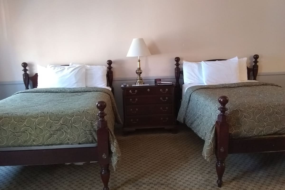 Individually decorated, individually furnished, iron/ironing board, WiFi