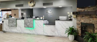 特雷霍特大学区凯艺酒店