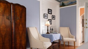 The Edward Buxton Cristy Room | 고급 침구, 암막 커튼, 다리미/다리미판, 무료 WiFi