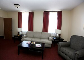 Phòng Suite Tiêu chuẩn, 2 giường cỡ queen, bếp | 1 phòng ngủ, bộ đồ giường cao cấp, bàn ủi/dụng cụ ủi quần áo 