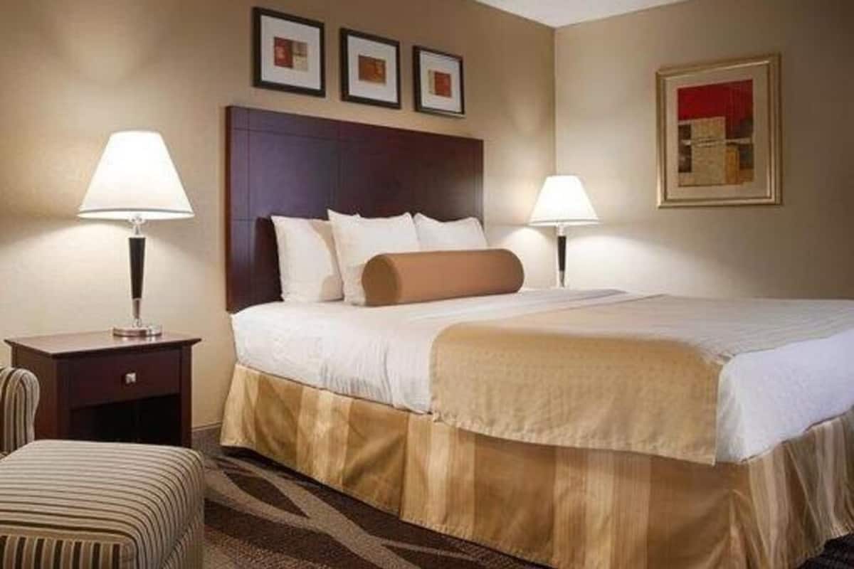 In-room safe, desk, laptop workspace, blackout drapes