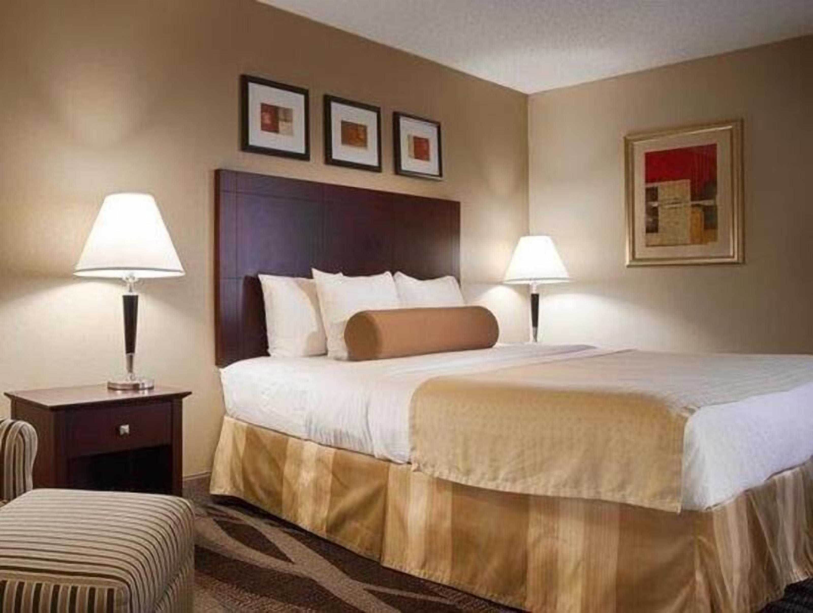 In-room safe, desk, laptop workspace, blackout drapes