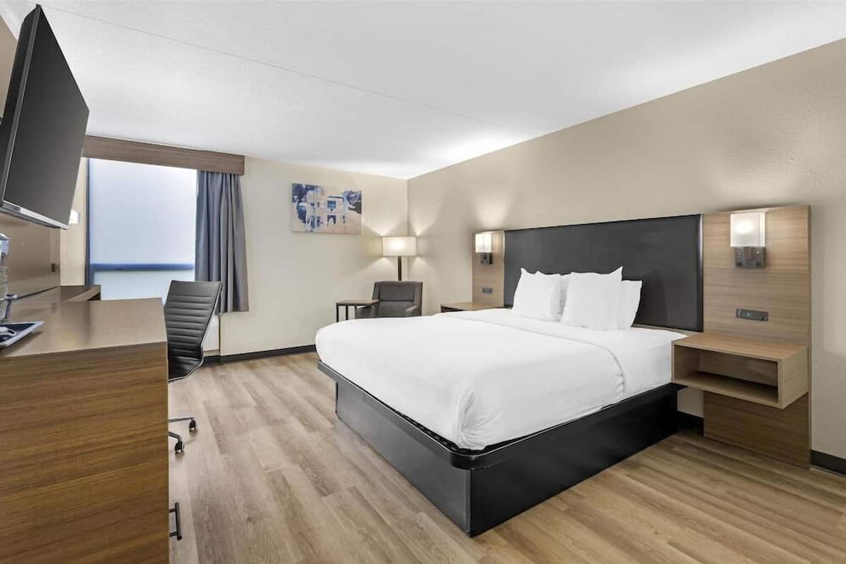 In-room safe, desk, laptop workspace, blackout drapes