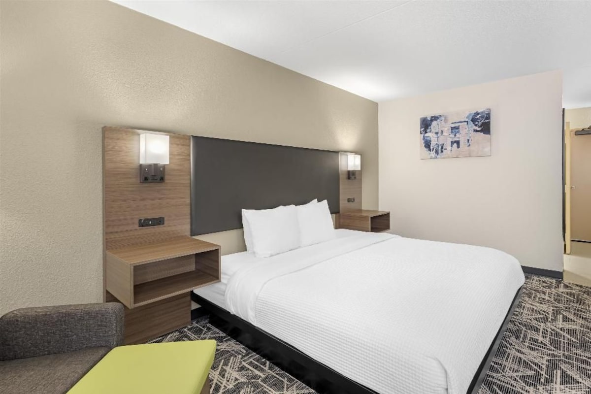 In-room safe, desk, laptop workspace, blackout drapes