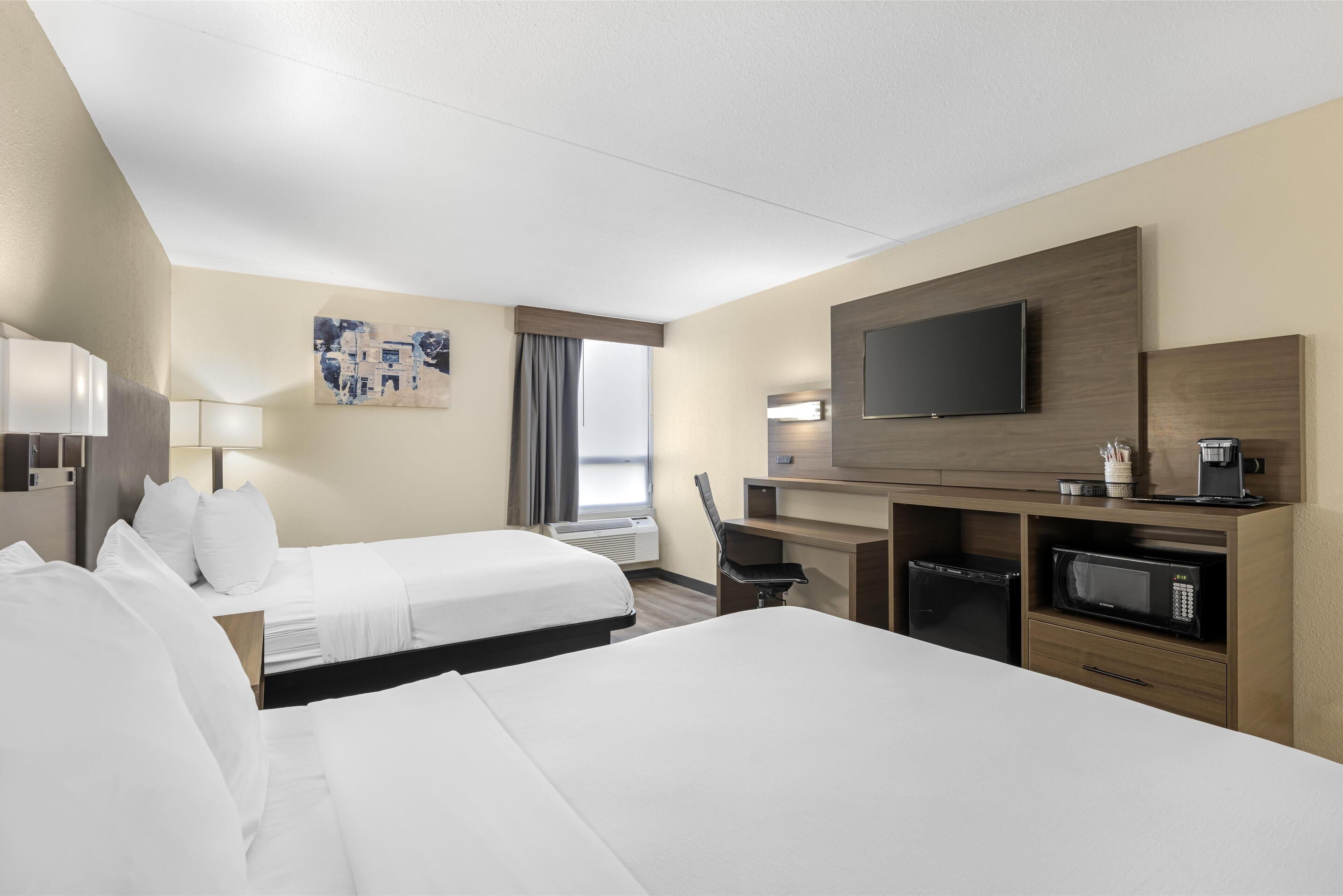 in-room safe, desk, laptop workspace, blackout curtains