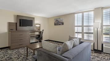 Suite ejecutiva, 1 cama de matrimonio grande, no fumadores, bañera de hidromasaje (Queen sofabed) | Caja fuerte, escritorio, espacio para trabajar con un portátil