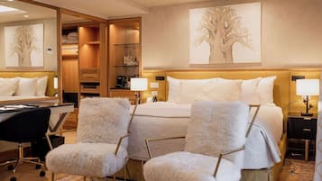Habitación Confort, 1 cama King size | Ropa de cama de alta calidad y minibar