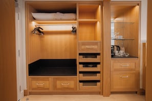 Comfort Room, 1 King Bed