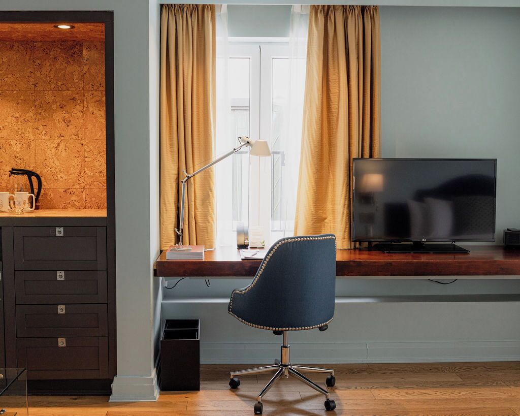 room, terrace (luxe) | living area | flat-screen tv, dvd player, pay films