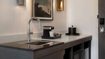 Allergikerbettwaren, Zimmersafe, Verdunkelungsvorhänge